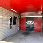Motel 2000