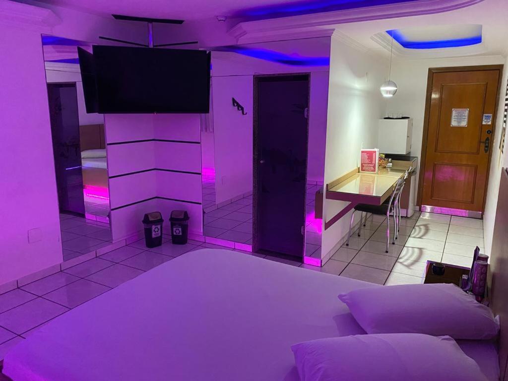 2000 Hotel do amor *