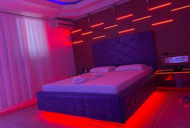 2000 Hotel do amor *
