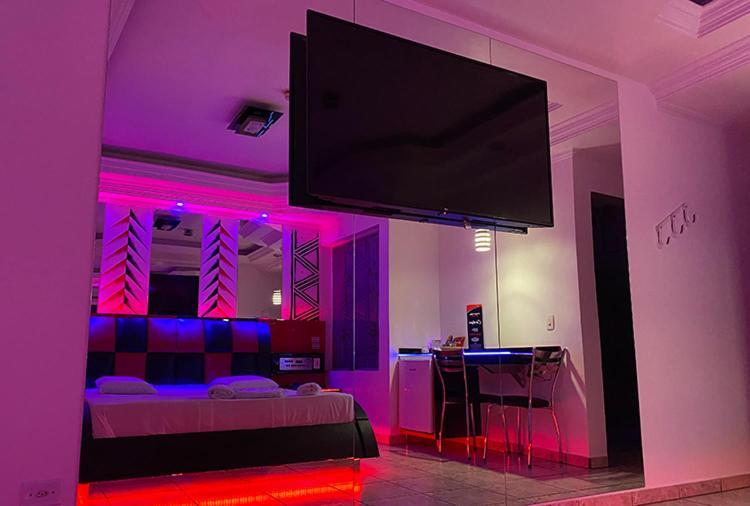 2000 Hotel do amor *
