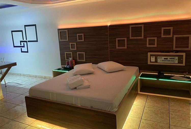 2000 Hotel do amor