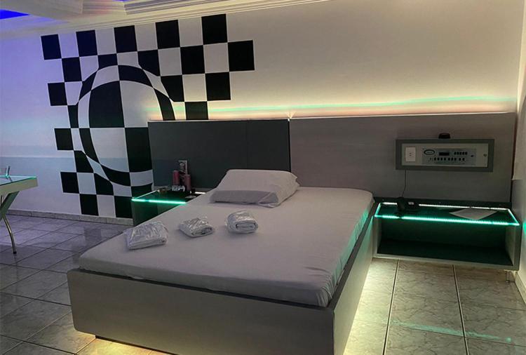 Hotel do amor 2000 *